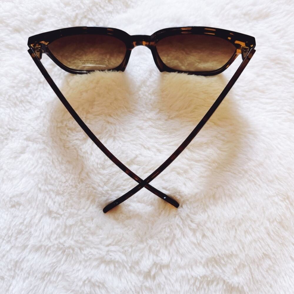 Oliver Tortoise Brown Oversized Chic Sunglasses - Picture 8 of 10